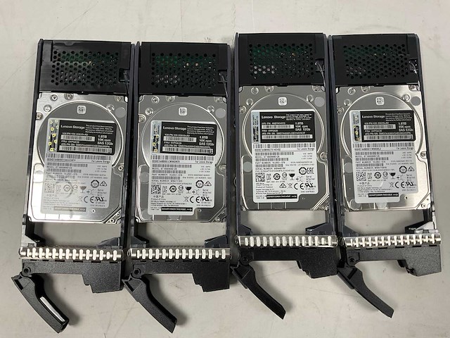 Lenovo thinksystem (de240s) - 24x 1,8 tb lenovo (st1800mm0129) 2u24 sff expansion enclosure; - afbeelding 2 van  14