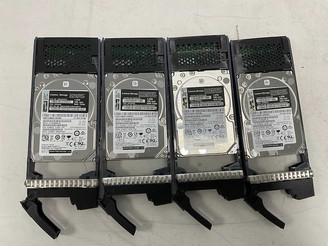 Lenovo thinksystem (de240s) - 24x 1,8 tb lenovo (st1800mm0129) 2u24 sff expansion enclosure; - afbeelding 4 van  14