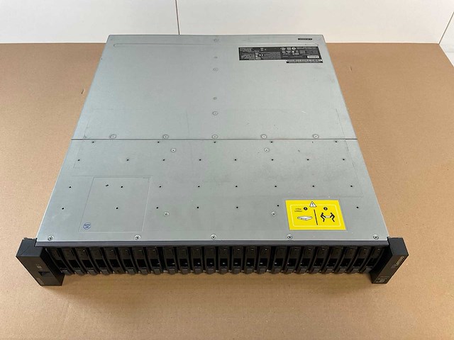 Lenovo thinksystem (de240s) - 24x 1,8 tb lenovo (st1800mm0129) 2u24 sff expansion enclosure; - afbeelding 7 van  14