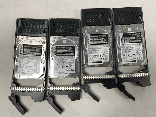 Lenovo thinksystem (de240s) - 24x 1,8 tb lenovo (st1800mm0129) 2u24 sff expansion enclosure; - afbeelding 13 van  14
