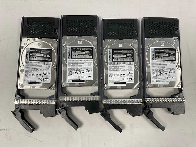Lenovo thinksystem (de240s) - 24x 1,8 tb lenovo (st1800mm0129) 2u24 sff expansion enclosure; - afbeelding 14 van  14