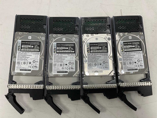 Lenovo thinksystem (de240s) - 24x 1,8 tb lenovo (st1800mm0129) 2u24 sff expansion enclosure; - afbeelding 4 van  14
