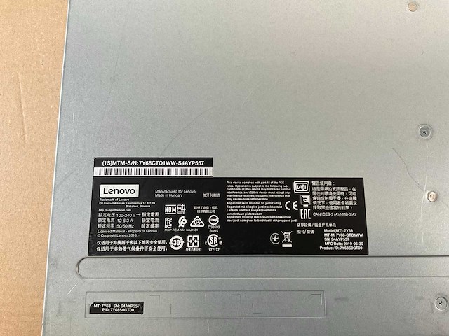 Lenovo thinksystem (de240s) - 24x 1,8 tb lenovo (st1800mm0129) 2u24 sff expansion enclosure; - afbeelding 11 van  14