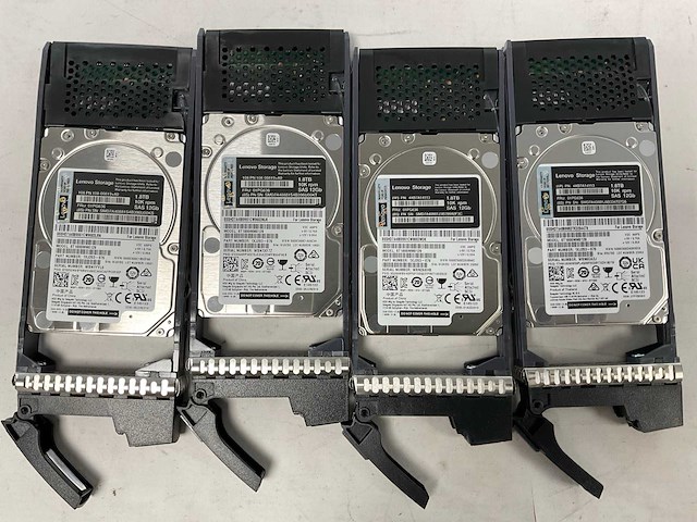 Lenovo thinksystem (de240s) - 24x 1,8 tb lenovo (st1800mm0129) 2u24 sff expansion enclosure; - afbeelding 12 van  14