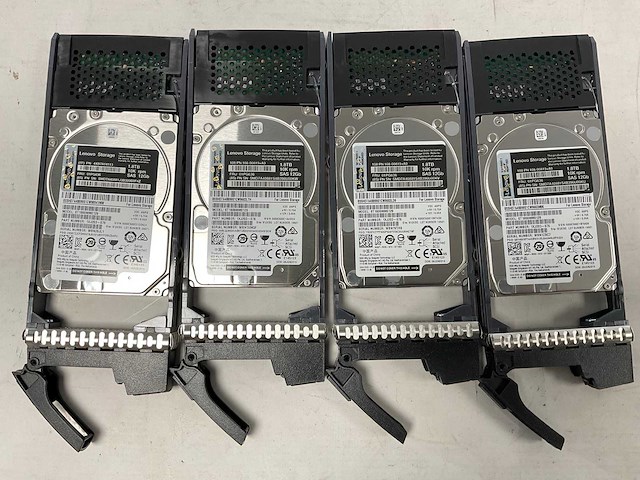 Lenovo thinksystem (de240s) - 24x 1,8 tb lenovo (st1800mm0129) 2u24 sff expansion enclosure; - afbeelding 13 van  14