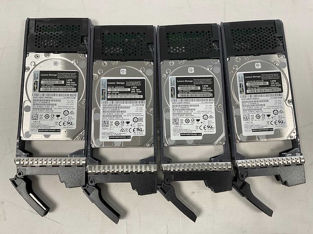 Lenovo thinksystem (de240s) - 24x 1,8 tb lenovo (st1800mm0129) 2u24 sff expansion enclosure; - afbeelding 14 van  14