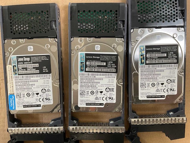 Lenovo thinksystem (de240s) - 24x 1,8 tb lenovo (st1800mm0129) 2u24 sff expansion enclosure; - afbeelding 6 van  14