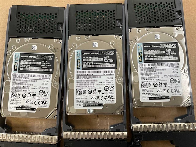 Lenovo thinksystem (de240s) - 24x 1,8 tb lenovo (st1800mm0129) 2u24 sff expansion enclosure; - afbeelding 6 van  14