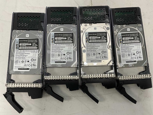 Lenovo thinksystem (de240s) - 24x 1,8 tb lenovo (st1800mm0129) 2u24 sff expansion enclosure; - afbeelding 4 van  14