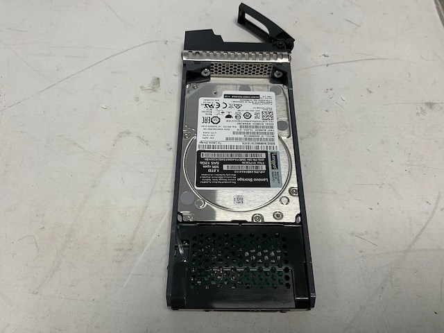 Lenovo thinksystem (de240s) - 24x 1,8 tb lenovo (st1800mm0129) 2u24 sff expansion enclosure; - afbeelding 6 van  14