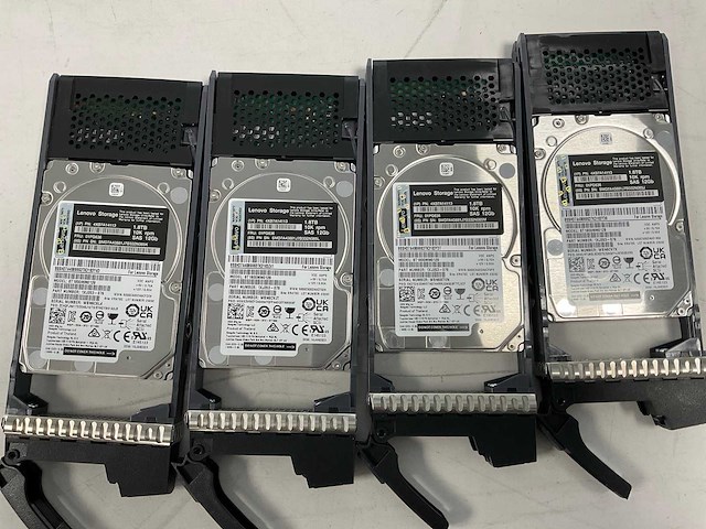 Lenovo thinksystem (de240s) - 24x 1,8 tb lenovo (st1800mm0129) 2u24 sff expansion enclosure; - afbeelding 3 van  14