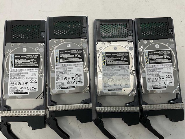 Lenovo thinksystem (de240s) - 24x 1,8 tb lenovo (st1800mm0129) 2u24 sff expansion enclosure; - afbeelding 4 van  14