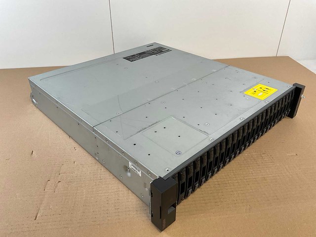 Lenovo thinksystem (de240s) - 24x 1,8 tb lenovo (st1800mm0129) 2u24 sff expansion enclosure; - afbeelding 8 van  14