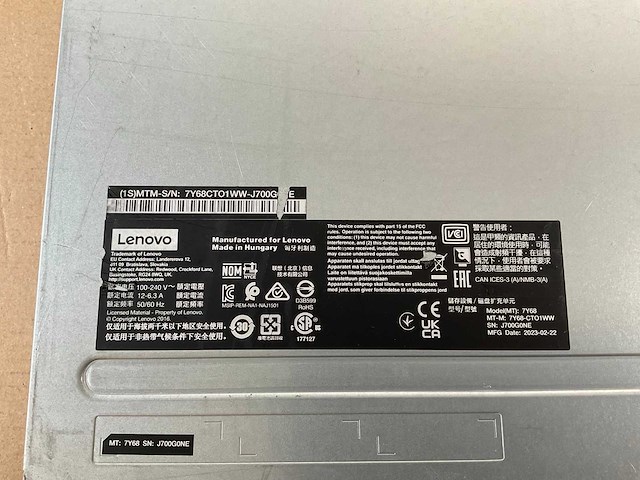 Lenovo thinksystem (de240s) - 24x 1,8 tb lenovo (st1800mm0129) 2u24 sff expansion enclosure; - afbeelding 11 van  14