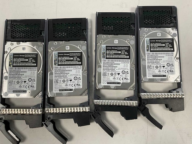 Lenovo thinksystem (de240s) - 24x 1,8 tb lenovo (st1800mm0129) 2u24 sff expansion enclosure; - afbeelding 14 van  14