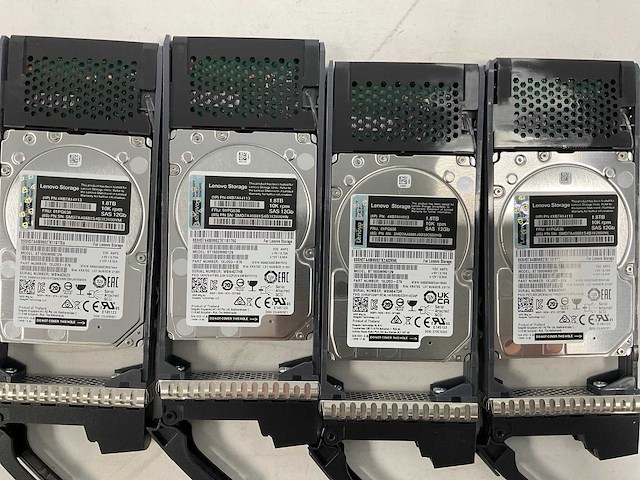 Lenovo thinksystem (de240s) - 24x 1,8 tb lenovo (st1800mm0129) 2u24 sff expansion enclosure; - afbeelding 3 van  14