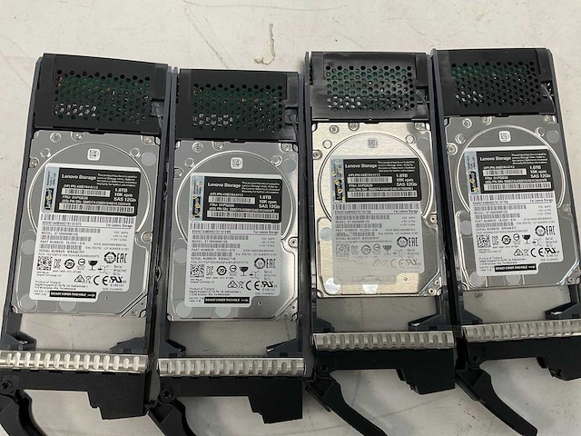 Lenovo thinksystem (de240s) - 24x 1,8 tb lenovo (st1800mm0129) 2u24 sff expansion enclosure; - afbeelding 4 van  14
