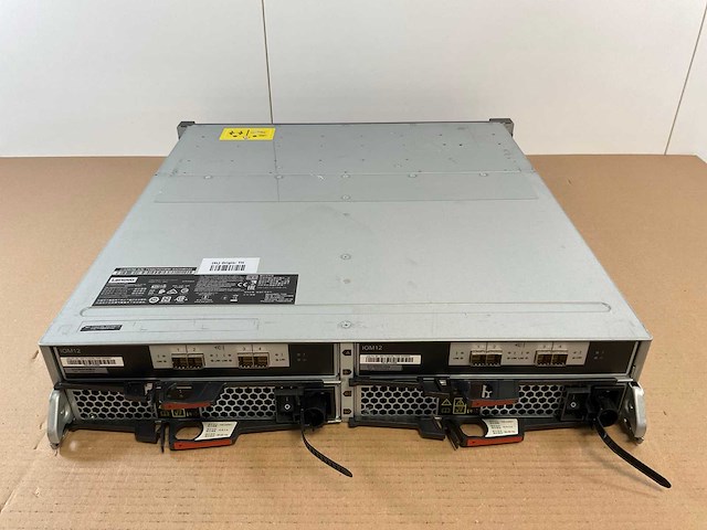 Lenovo thinksystem (de240s) - 24x 1,8 tb lenovo (st1800mm0129) 2u24 sff expansion enclosure; - afbeelding 10 van  14