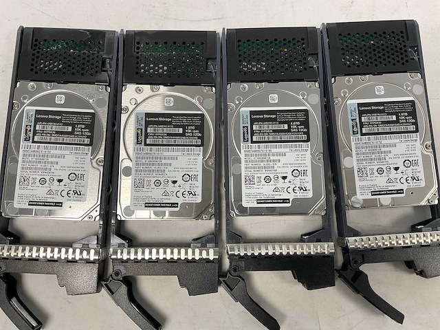 Lenovo thinksystem (de240s) - 24x 1,8 tb lenovo (st1800mm0129) 2u24 sff expansion enclosure; - afbeelding 12 van  14