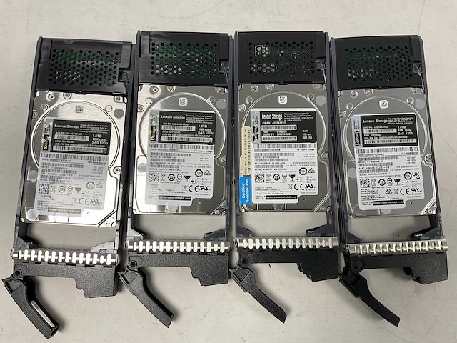 Lenovo thinksystem (de240s) - 24x 1,8 tb lenovo (st1800mm0129) 2u24 sff expansion enclosure; - afbeelding 13 van  14