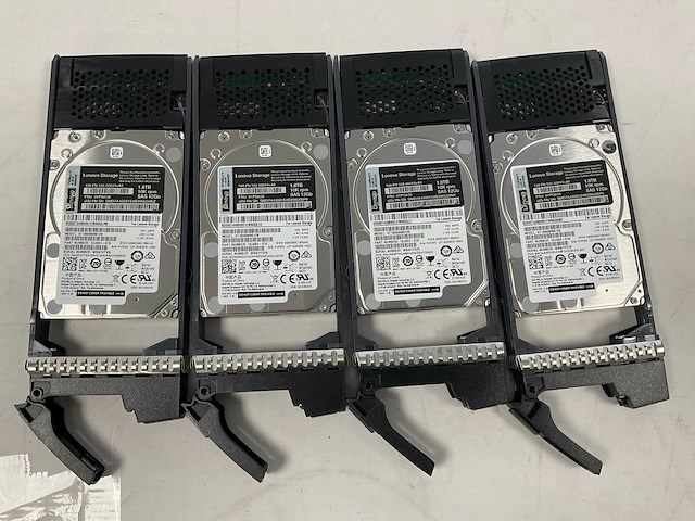 Lenovo thinksystem (de240s) - 24x 1,8 tb lenovo (st1800mm0129) 2u24 sff expansion enclosure; - afbeelding 14 van  14