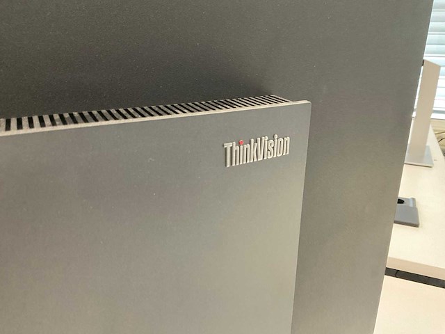 Lenovo thinkvision p40w-20 40” wuhd curved - afbeelding 2 van  5