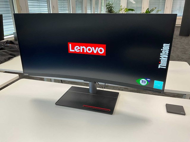 Lenovo thinkvision p40w-20 40” wuhd curved - afbeelding 1 van  5