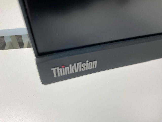 Lenovo thinkvision p40w-20 40” wuhd curved - afbeelding 3 van  5