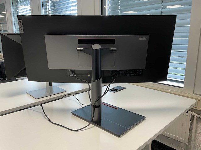 Lenovo thinkvision p40w-20 40” wuhd curved - afbeelding 7 van  8