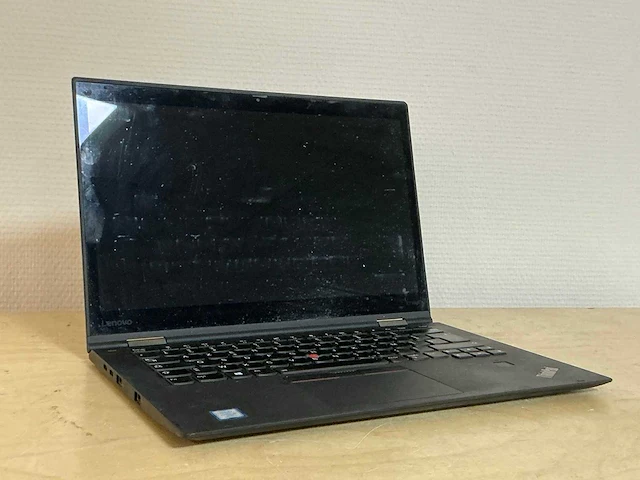 Lenovo x1 yoga gen2 - i7-7600 laptop - afbeelding 1 van  4