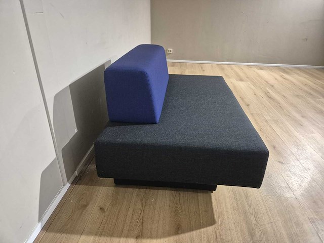 Lensvelt - glyder - atelier van lieshout - 2 zits bank - afbeelding 11 van  13