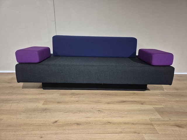 Lensvelt - glyder - atelier van lieshout - 2,5 zits bank - afbeelding 1 van  14