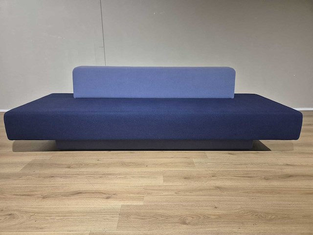 Lensvelt - glyder - atelier van lieshout - 3 zits bank - afbeelding 1 van  13