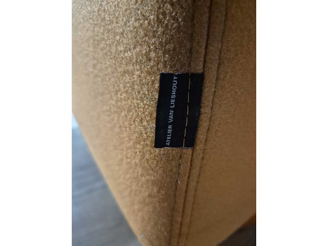 Lensvelt - glyder - atelier van lieshout - 3 zits bank - afbeelding 5 van  13