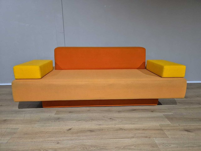 Lensvelt - glyder - atelier van lieshout - 3 zits bank - afbeelding 1 van  13