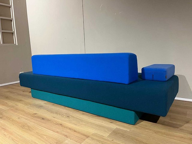 Lensvelt - glyder - atelier van lieshout - 3 zits bank - afbeelding 2 van  11