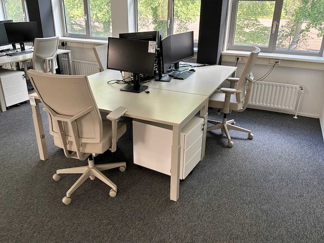 Lensvelt bureau (3x) - afbeelding 1 van  8