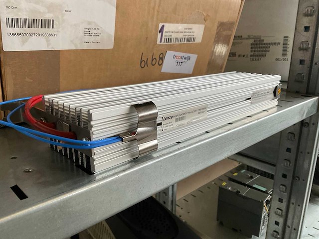 Lenze erbp180r300w remweerstand - afbeelding 1 van  2