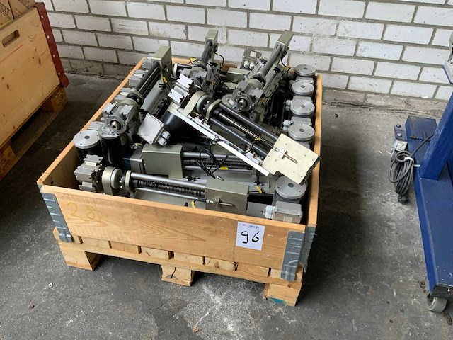 Lenze ssn31-1uhar-056c22 lineaire aandrijmodule (17x) met eindsensoren - afbeelding 1 van  3