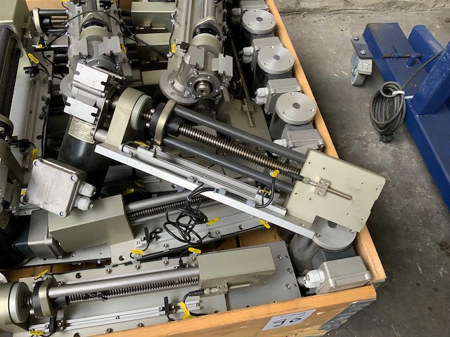 Lenze ssn31-1uhar-056c22 lineaire aandrijmodule (17x) met eindsensoren - afbeelding 2 van  3