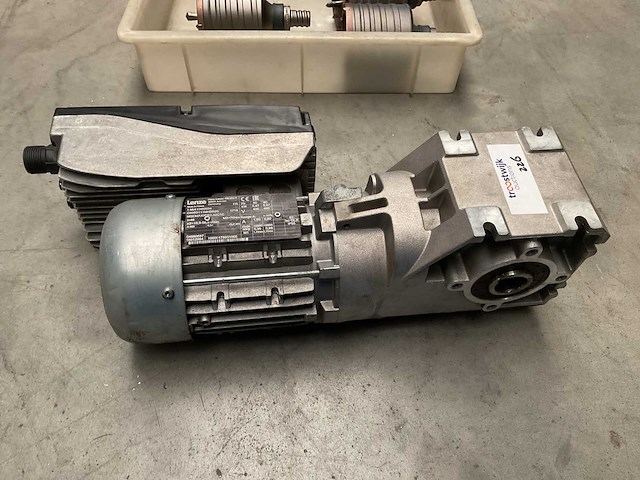 Lenze vertragingsmotor - afbeelding 1 van  3