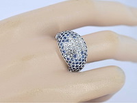 Leo pizzo - witgouden pave ring met diamant en saffier - afbeelding 2 van  5