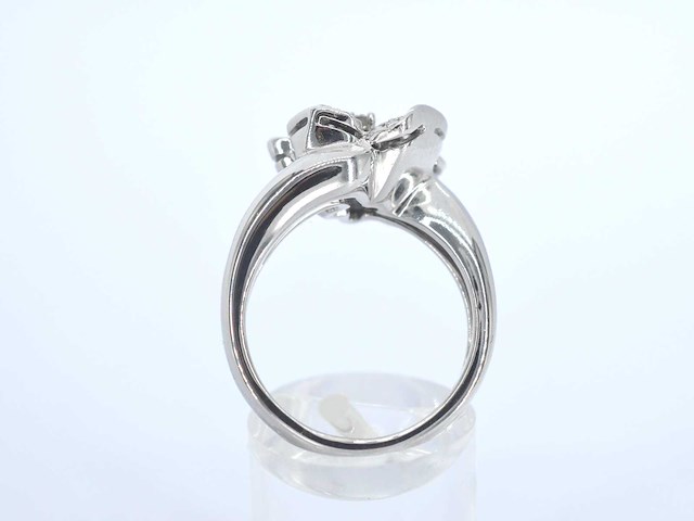 Leo pizzo - witgouden ring met diamanten in bloemvorm - afbeelding 3 van  11