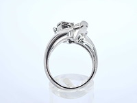 Leo pizzo - witgouden ring met diamanten in bloemvorm - afbeelding 3 van  11