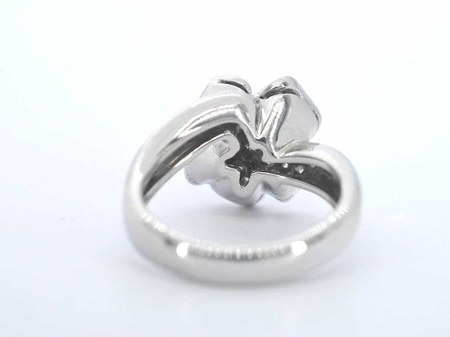 Leo pizzo - witgouden ring met diamanten in bloemvorm - afbeelding 10 van  11