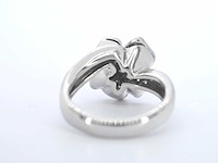 Leo pizzo - witgouden ring met diamanten in bloemvorm - afbeelding 10 van  11