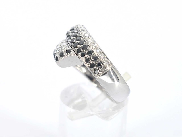 Leo pizzo - witgouden ring met zwarte en witte diamant - afbeelding 6 van  12