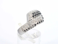 Leo pizzo - witgouden ring met zwarte en witte diamant - afbeelding 8 van  12