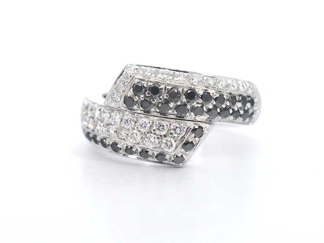Leo pizzo - witgouden ring met zwarte en witte diamant - afbeelding 9 van  12