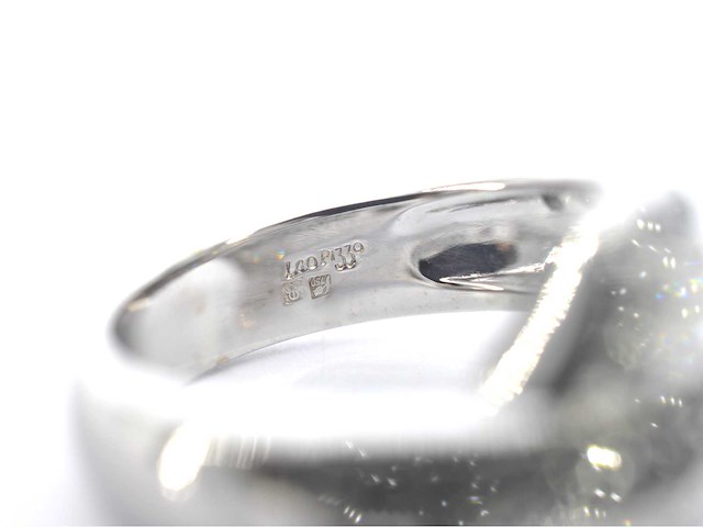 Leo pizzo - witgouden ring met zwarte en witte diamant - afbeelding 10 van  12